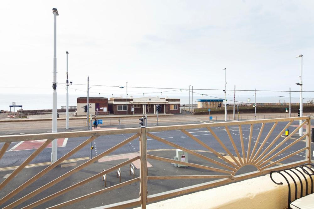 Queens Mansions: Ocean View Apartment Blackpool Buitenkant foto